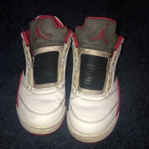 Air Jordan 5 low fire red